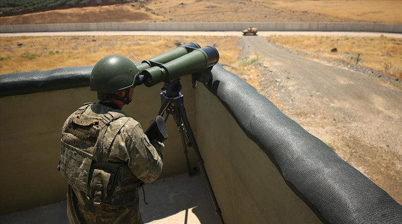 Türkiye'ye girmeye çalışan PKK'lı terörist Suriye sınırında yakalandı