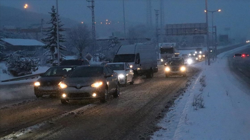 Bolu Dağı'nda ağır tonajlı araçların geçişine izin  verilmiyor